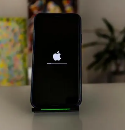 尼玛苹果手机维修分享更新iOS 16时卡在滑动升级界面解决办法 
